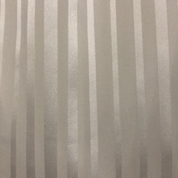 White Blouse H&M Size 4 - Picture 3 of 5